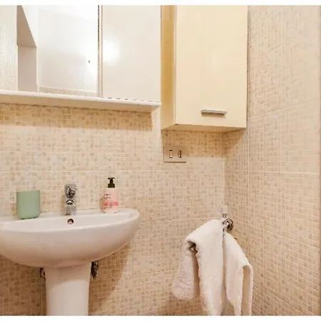 La Mezzana Apartment *